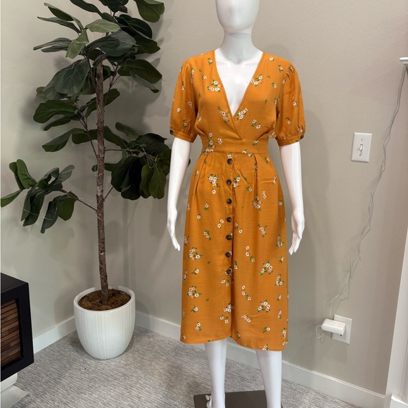 ASTR Floral Puff Sleeve Button Front Midi Dress Size Small Golden Oakley Belted - Picture 14 of 14